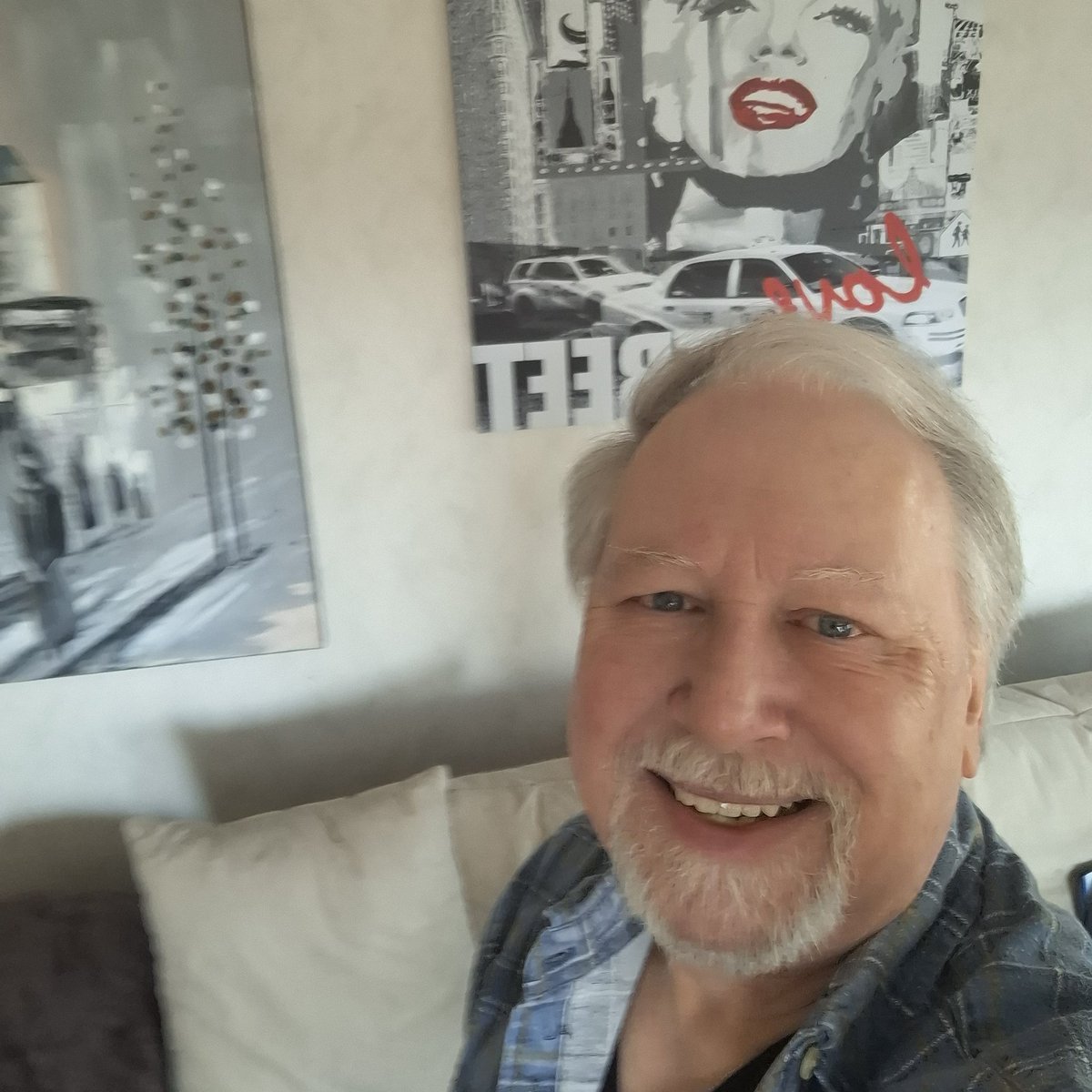 GuenterK13's tweet image. @BigPopz72
@BobbyReader2
@daniciello
@AmeliaVicencio
@life_meth_money
@Bo_Lognese
@FreifrauvonF
@Primrose771646
@marijotrue
@Hawkesbay69
@45mx_7 @Faithmokua4
@LavorattoIvonne
@TJLakers01
@charlypool222
@Ine_327
@DianeElQueen
@nyagoroyorosik1
@guenterk13
Repost !!