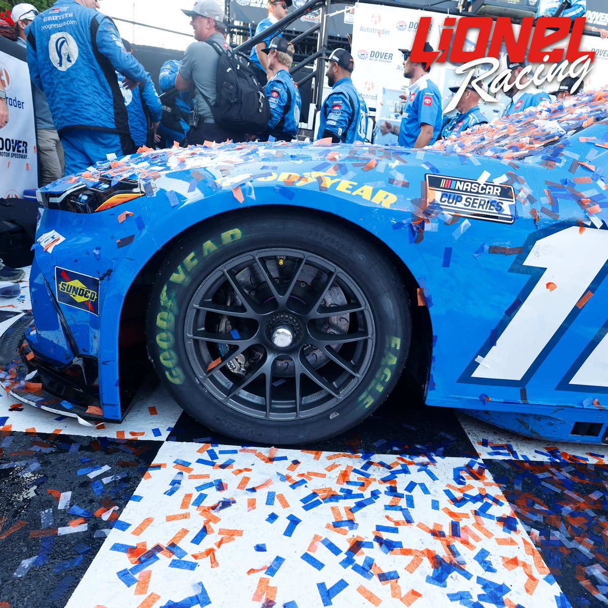 Lionel_Racing's tweet image. 𝐅𝐨𝐫 𝐘𝐨𝐮𝐫 𝐑𝐞𝐟𝐞𝐫𝐞𝐧𝐜𝐞: These images from the
@dennyhamlin 2025 Dover Cup win are some of the ones our artists will use to create the raced-win die-cast 🏁
➡️ bit.ly/RacedWins