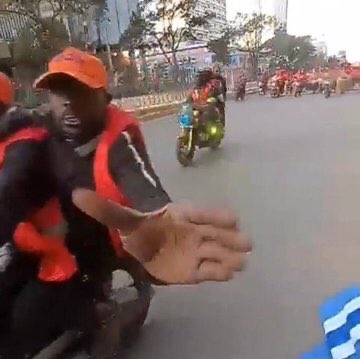 Mwenye alichukua ii picha hatambui shiet walai 😂😂😂
#EveryHustleMatters