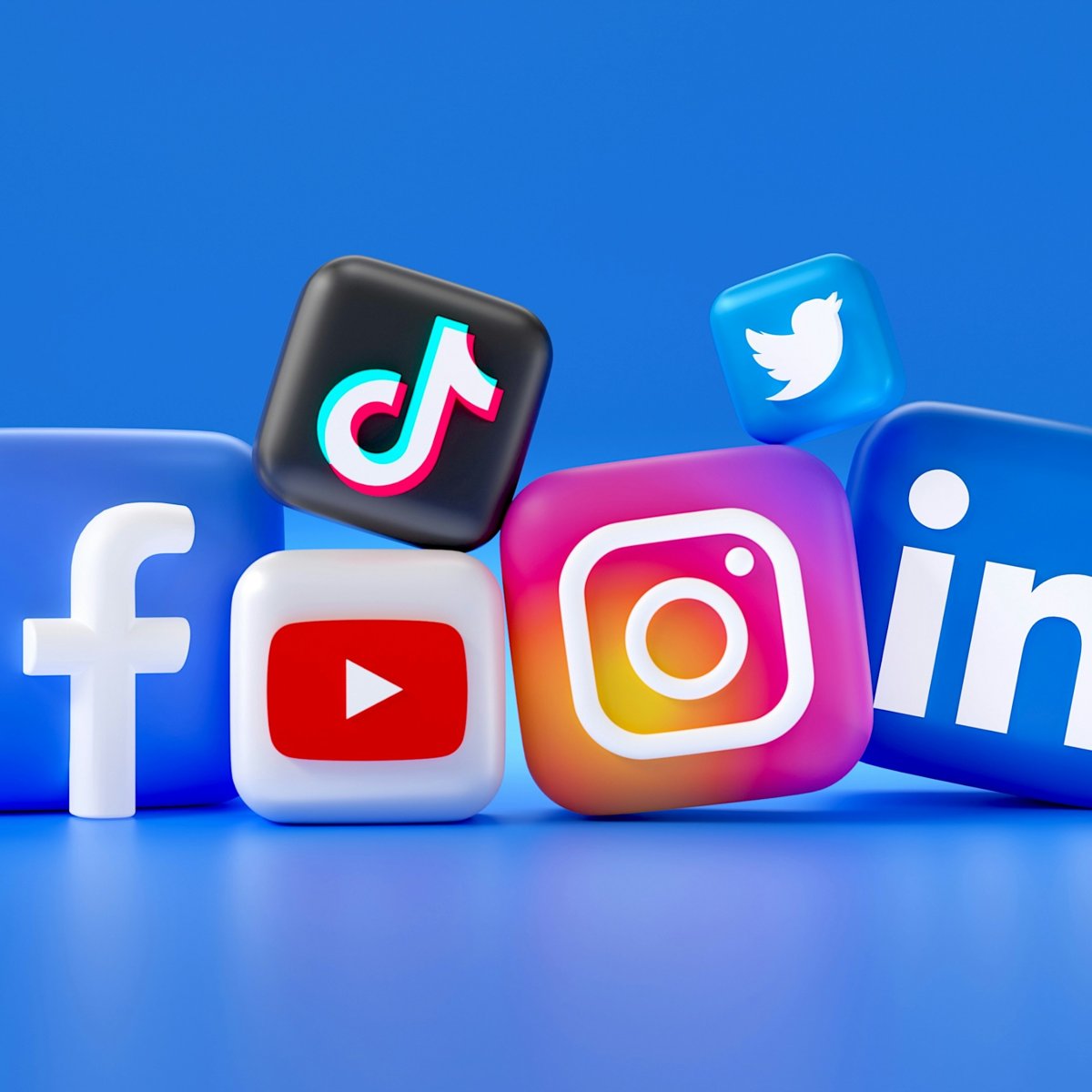 TellYourTale's tweet photo. Social Media for Small Business: Platform Selection, Content Strategy &amp; Budgeting - https://t.co/k05cYPM0Hd https://t.co/px8sx2Fx8n
