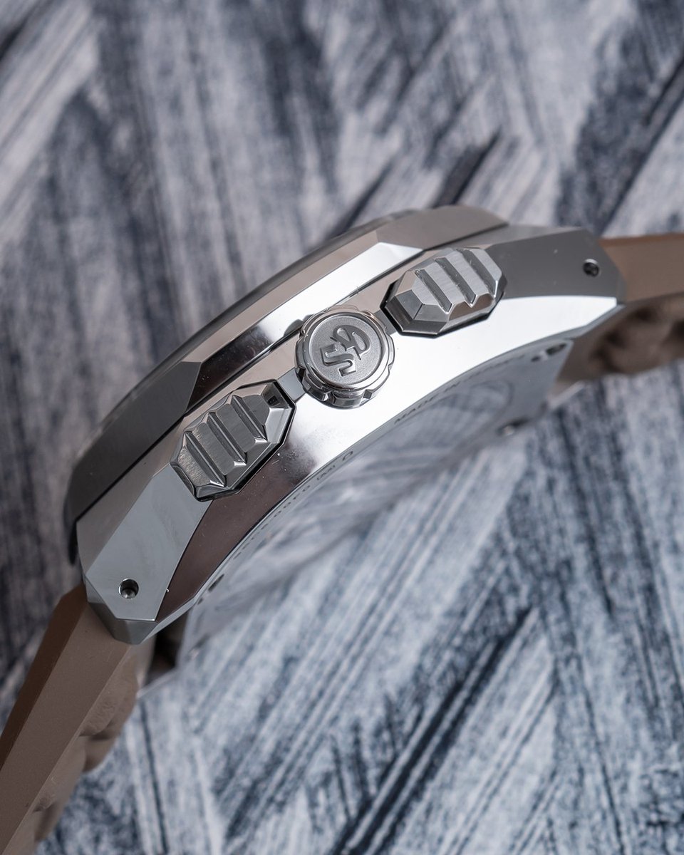 baldassarreted's tweet image. While the watches showcasing Grand Seiko’s new UFA high-frequency movement definitely stole the spotlight at this year’s Watches And Wonders, today, we’re taking a look at one of the brand’s boldest releases this year with the Tokyo Lion take on the Tentagraph chronograph. This…