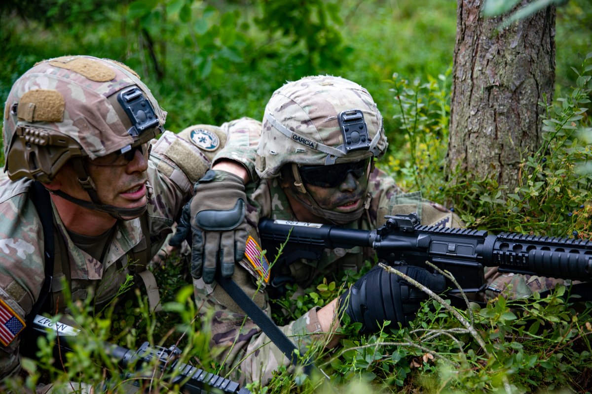 USArmyEURAF's tweet image. Skills sharp, focus locked! 🎯 U.S. Soldiers at the 7th Army NCOA mastering warrior tasks in Grafenwoehr, Germany. Building the next generation of squad & team leaders. 🔥 #ThisisUSAREURAF | #SwordOfFreedom | #StrongerTogether