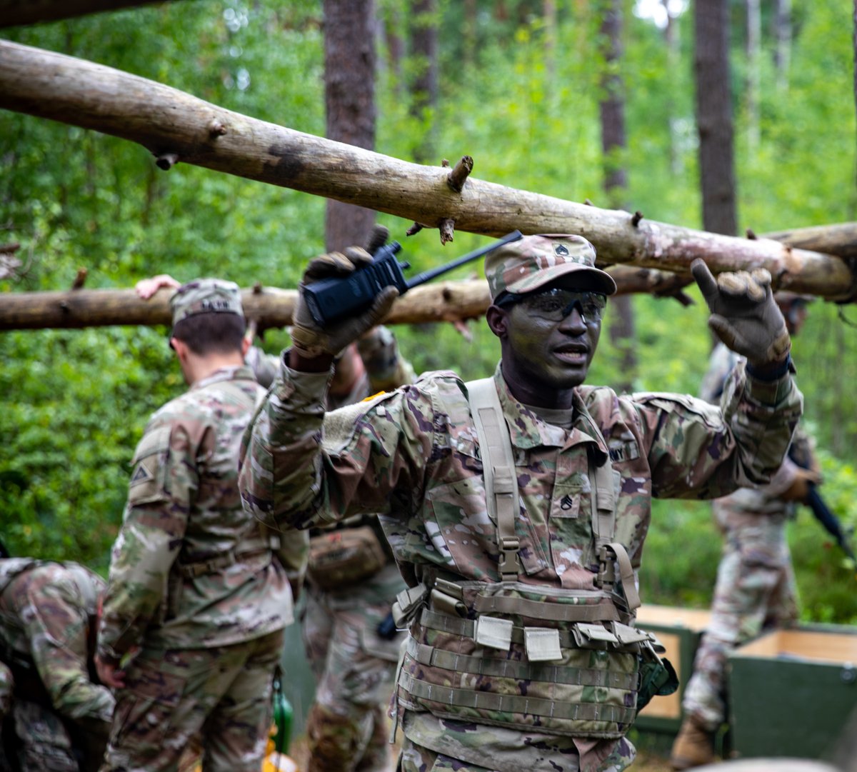 USArmyEURAF's tweet image. Skills sharp, focus locked! 🎯 U.S. Soldiers at the 7th Army NCOA mastering warrior tasks in Grafenwoehr, Germany. Building the next generation of squad & team leaders. 🔥 #ThisisUSAREURAF | #SwordOfFreedom | #StrongerTogether