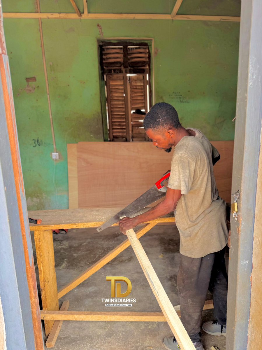 Twinsdiaries1's tweet image. We’re renovating a spacious room for the Konongo Twins and their grandmother!
Who is also waiting for their new room?