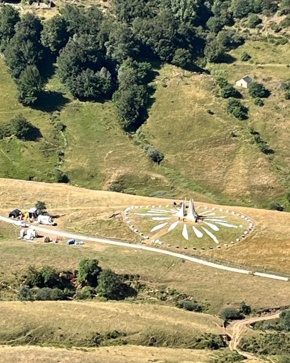 panempropaganda's tweet image. MORE Hunger Games: Sunrise on the Reaping set photos out of Spain
Thanks AGAIN to ahhh_just.rndm on TikTok, we have new images showing further construction on the Cornucopia set in the mountains of Somiedo Natural Park in Asturias, Spain. You can see the tribute platform circle…