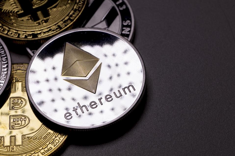 Amberdataio's tweet image. ETH Supply Crunch Incoming? 🗜️
Greg Magadini, Director of Derivatives at Amberdata, highlights a major shift in a recent @ForbesCrypto article: “About 30% of all ETH is now staked,” reducing the tradable float just as ETF inflows and corporate demand accelerate.
“Everyone is…