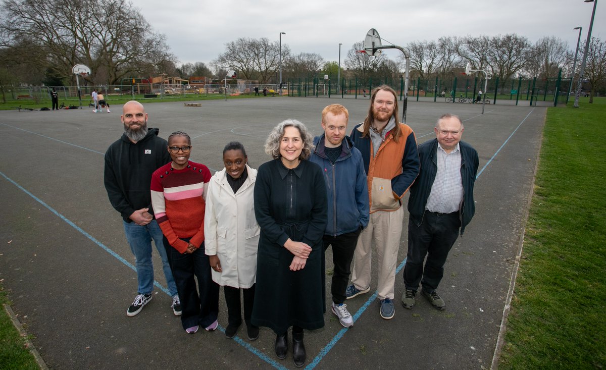 hackneycouncil's tweet image. We’ve secured £105k from @LondonMarathon Foundation to transform Hackney Downs basketball court, MUGA & gym! This summer, it’s game on.
Read more here: orlo.uk/6ym0u
