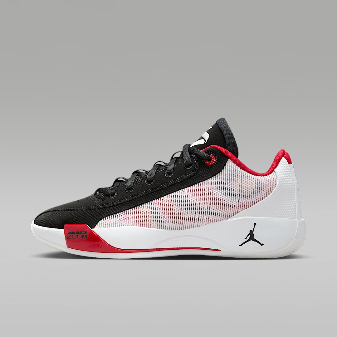 J23app's tweet image. LIVE: Jordan Luka .77 "Bloodline" on @nikestore
Men's -> go.j23app.com/1774
GS -> go.j23app.com/1775