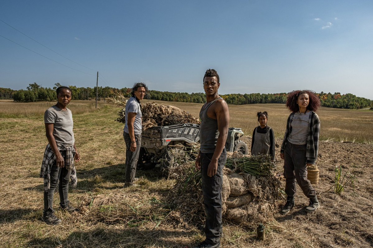 InSessionFilm's tweet image. 40 ACRES nearly transcends its familiar apocalyptic tropes.
Review by @bywillbjarnar
insessionfilm.com/movie-review-4…