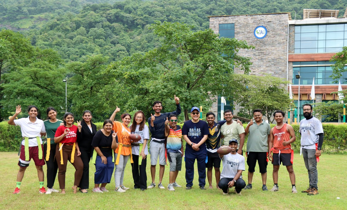 universalaiuniv's tweet photo. Bonus? A crash course in American football with Dr. Mak &amp; Jane on campus!

#EMBA #ExecutiveMBA #CampusImmersion #UniversalAiUniversity #FutureLeaders #AIUniversity #LifelongLearning #HawkAi https://t.co/3EcATSmyv9