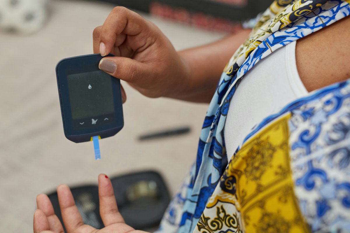 FINDdx's tweet image. Access to blood glucose testing is not just about affordability — it’s about dignity, safety, and consistency.
As @anitasabidi (type 1 diabetes advocate, Indonesia) powerfully said, without test strips, “we navigate in the dark — we lose safety and confidence.” Indeed, in many…