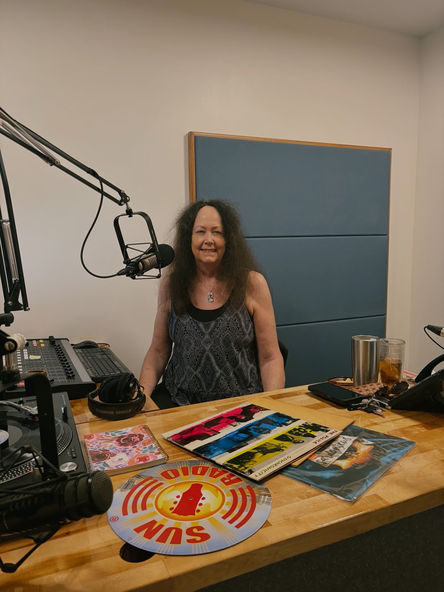 SunRadioTX's tweet image. Catch BYOV (Bring Your Own Vinyl) with Loris from 11am–3pm on Wednesdays— spinning handpicked grooves, including tunes from our Artist in Residence Jon Muq and other artists playing Sun Radiothon this weekend! ☀️🎶 #BYOV #SunRadiothon #NowSpinning