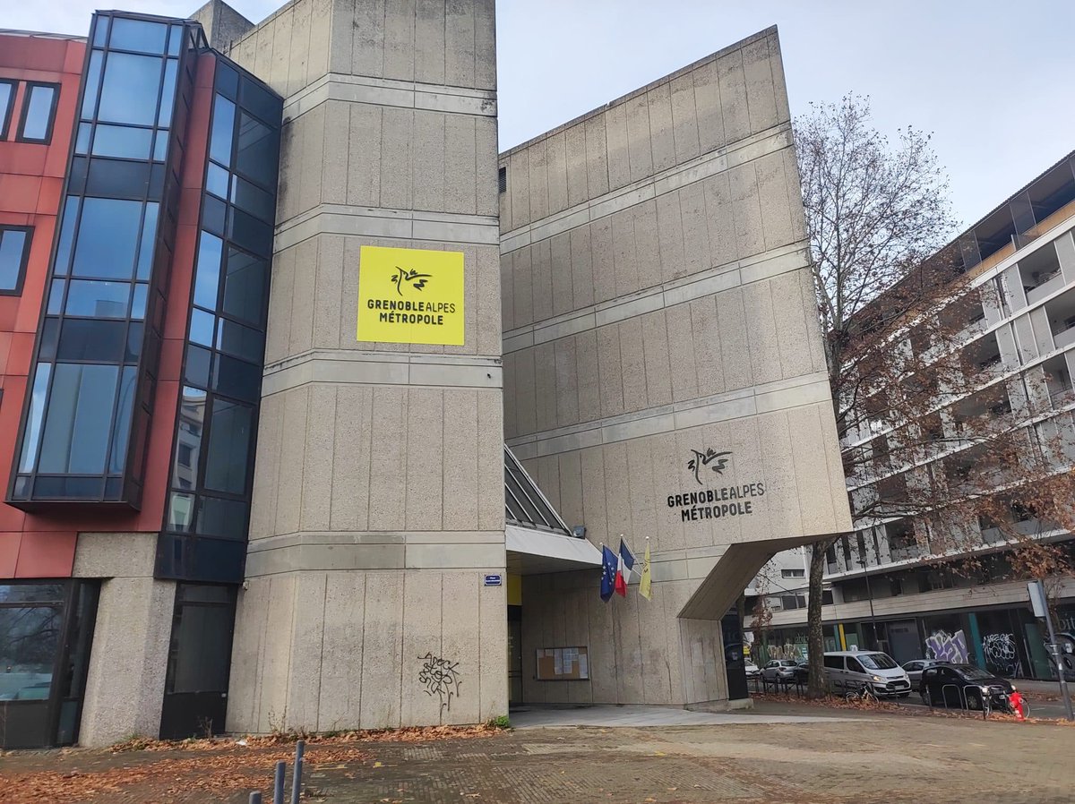 À l’occasion des dix ans de <a href="/GrenobleAlpes/">Grenoble Alpes Métropole</a>, son président <a href="/cferrari_38/">Christophe FERRARI</a> a pris la plume pour s’adresser aux habitants des 49 communes du territoire. Un courrier dans lequel l’élu dresse un bilan flatteur de ses deux mandats.
placegrenet.fr/2025/07/18/chr…