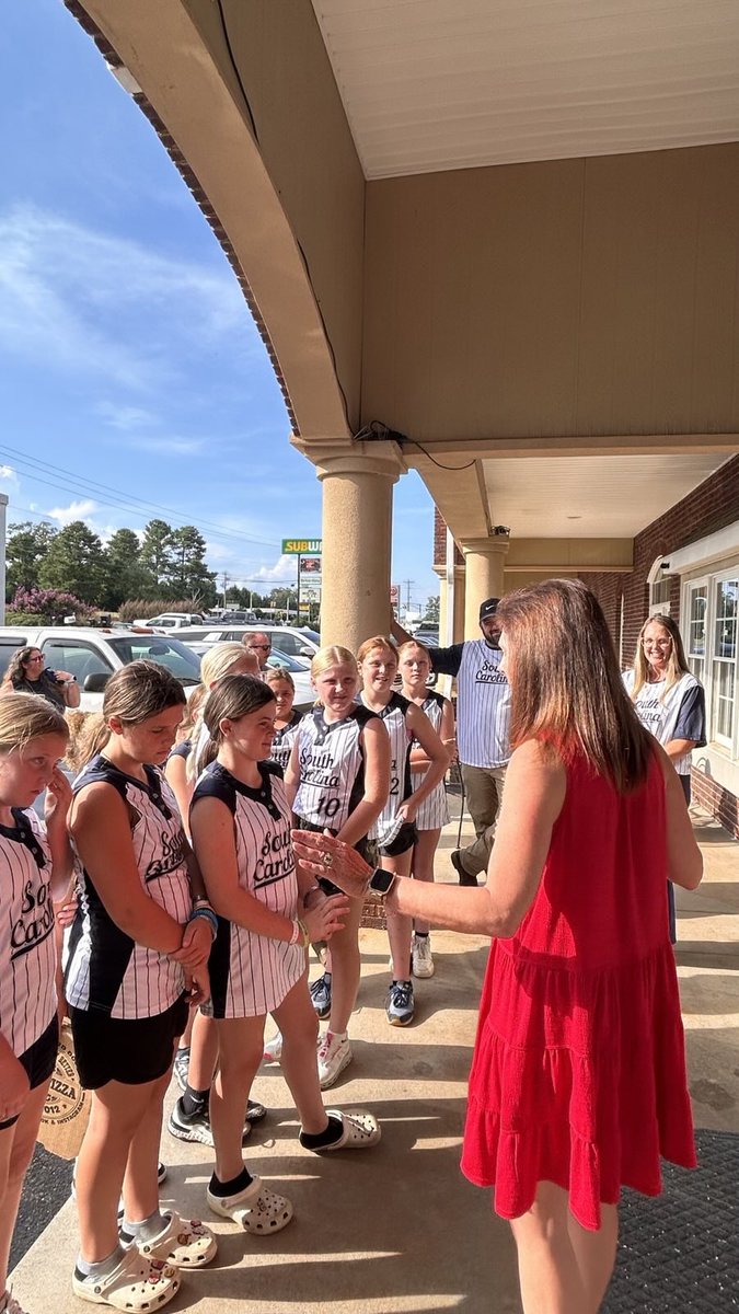PamelaEvette's tweet image. I enjoyed spending time with the Dixie Softball 10U South Carolina State Champions in Anderson and wishing them well as they head to the World Series. Join me in cheering on Team South Carolina 10U as they represent our state in Ruston, Louisiana! #SCproud