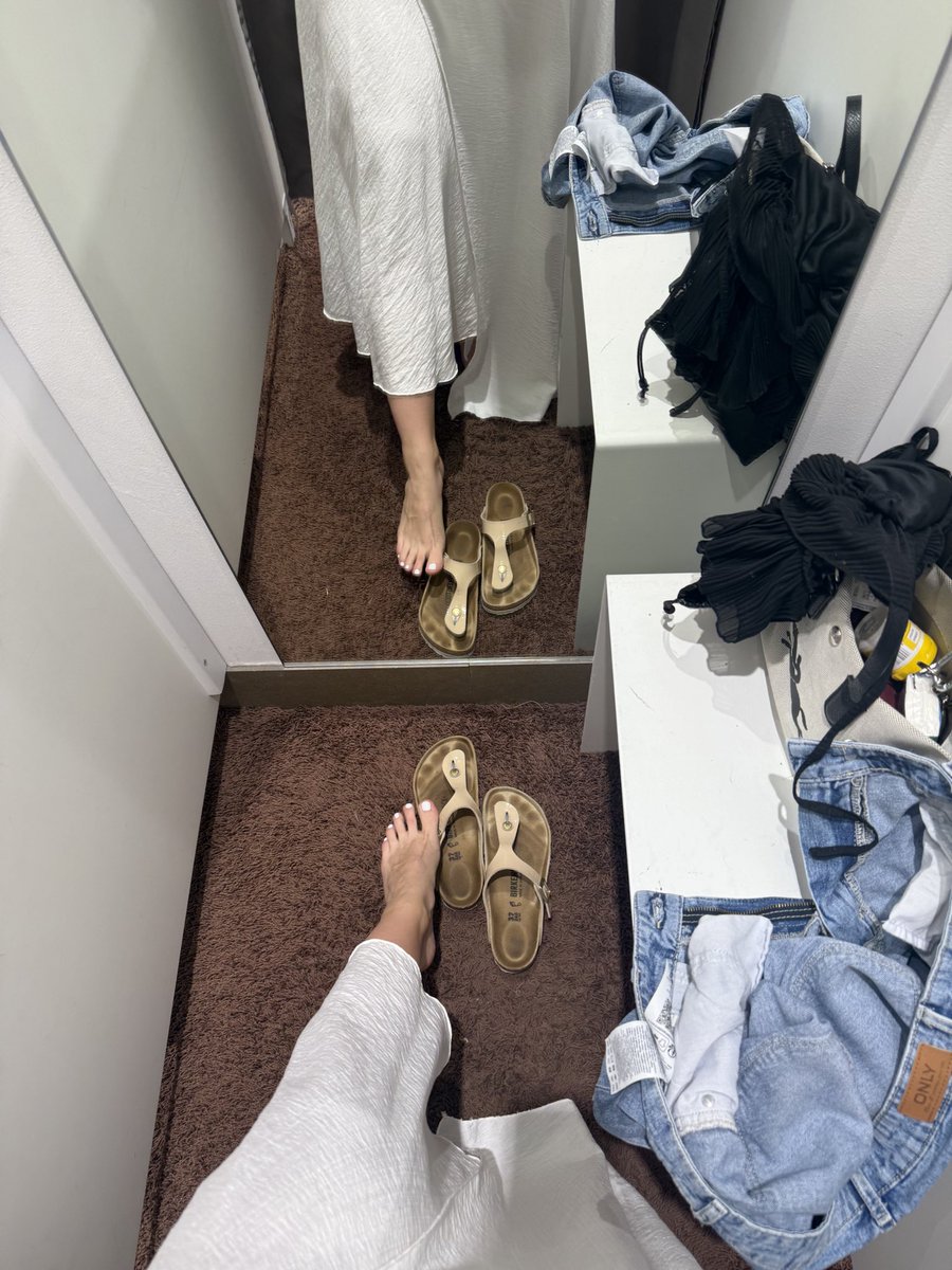 ⚜️Empress Ellie⚜️ (@emprellie) on Twitter photo Spending all your money while you dream about being my shopping slave & kissing my feet in the fitting room 🛍️💶
Start sending, footboy 🐶
Findom | Femdom | Goddess | Mistress
<a href="/RTDoms/">FemDom Promo</a> <a href="/rt_feet/">Feet RT PROMO (Road to 100K)</a> Spending all your money while you dream about being my shopping slave & kissing my feet in the fitting room 🛍️💶
Start sending, footboy 🐶
Findom | Femdom | Goddess | Mistress
<a href="/RTDoms/">FemDom Promo</a> <a href="/rt_feet/">Feet RT PROMO (Road to 100K)</a>