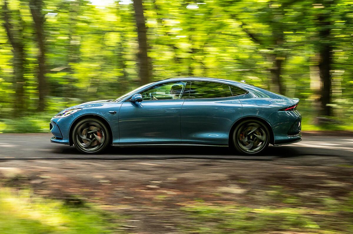 autocar's tweet image. REVIEW: MG's new 742bhp Porsche Taycan rival boasts an impressive sub-£50k pricetag and swathes of tech - but is it good to drive? buff.ly/YXMXRby