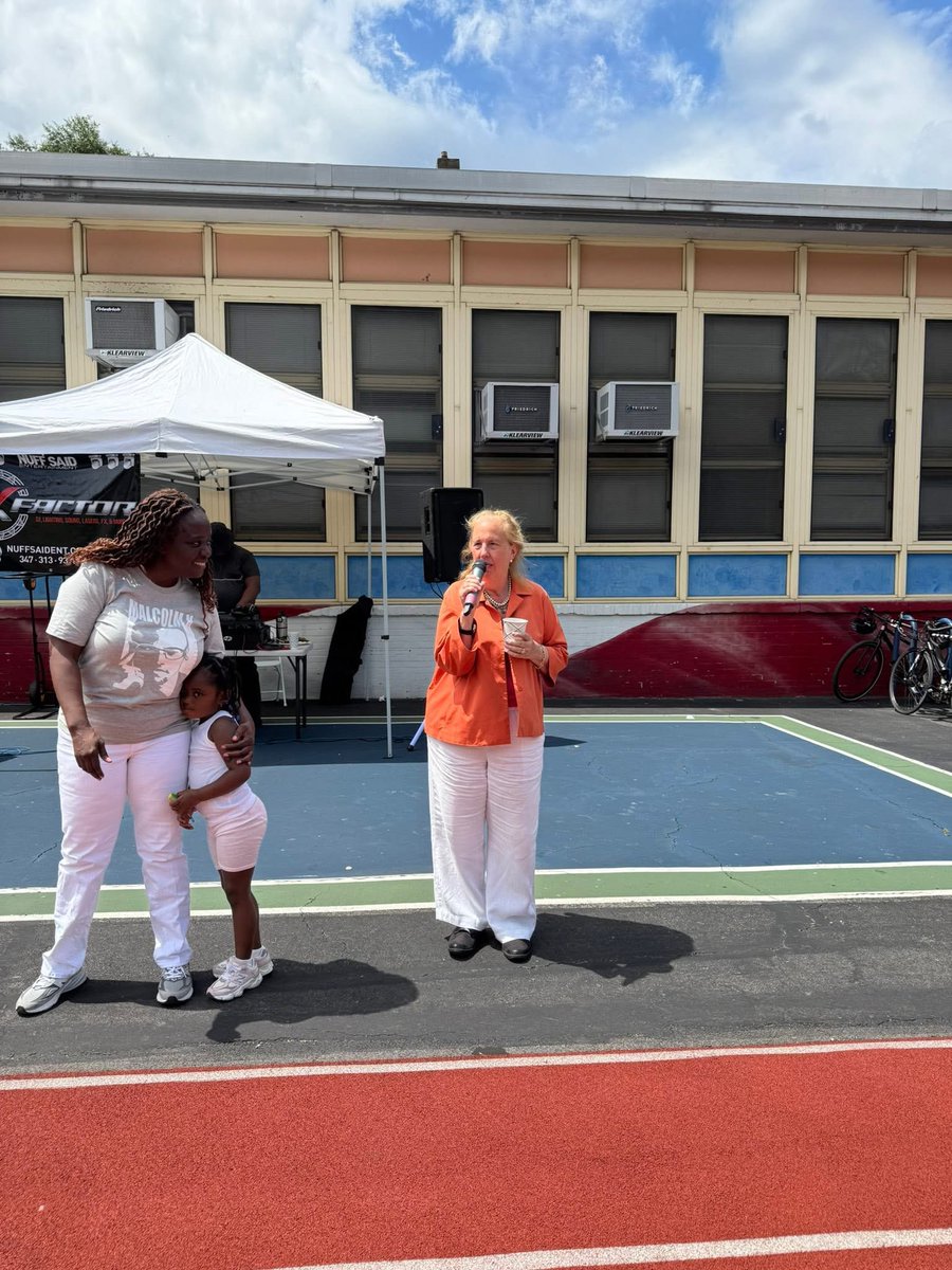 galeabrewer's tweet image. @galeabrewer @weact4ej WE ACT for Environmental Justice’s Annual Membership BBQ at PS 180, 370 W 120 St on July 19 2025. Hundreds of people, great conversation, and excellent food. WE ACT does superb policy and they have the nicest people on staff. Congrats to Peggy and Vernice!…