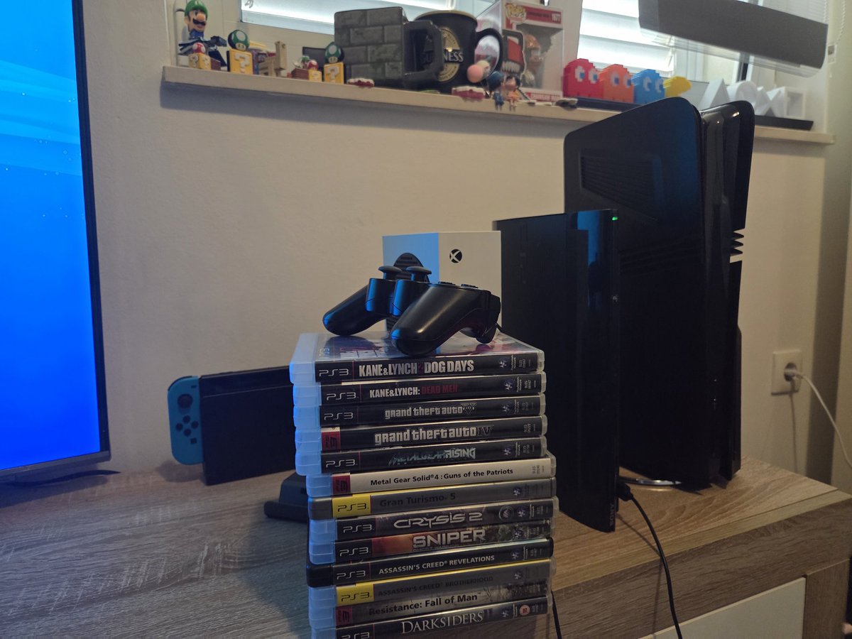 BeskInfinity's tweet image. My Playstation 3 arrived!!! Never owned it before heres my games I got on it some I had to get cuz they came with the console but I got it mainly for MGS4 and MGR 😼