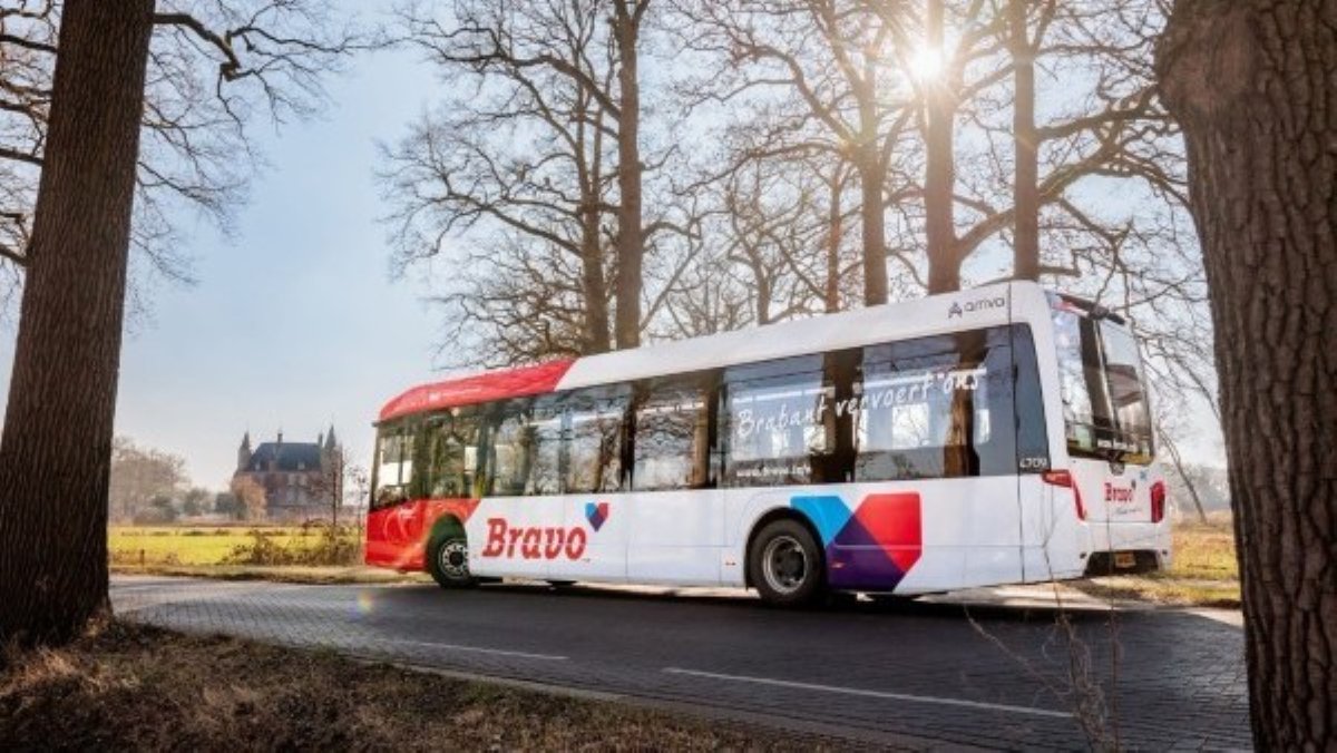 Arriva mag 12,5 jaar langer het busvervoer in Oost-Brabant verzorgen. De bieding van Arriva is in de aanbestedingsprocedure als beste beoordeeld door een team experts van de provincie.
Lees meer: brabant.nl/actueel/nieuws…
