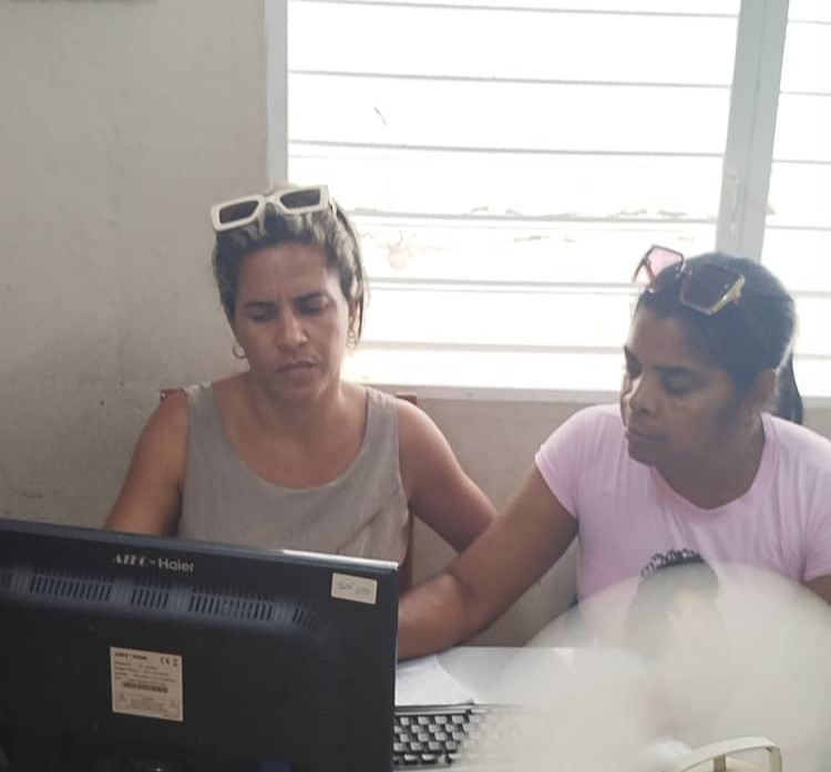 En el municipio de Imías se realizó una capacitación dirigida a la nueva persona que estará encargada de atender el Portal del Ciudadano. Esta iniciativa refleja el compromiso del gobierno territorial con la modernización y la accesibilidad de los trámites.