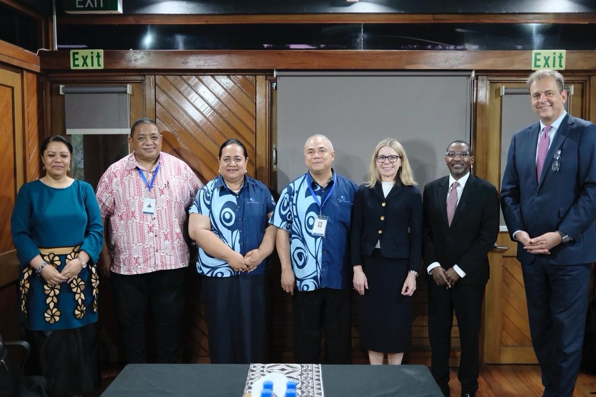bjerde_anna's tweet image. Thank you to Tonga’s Prime Minister Hon. Dr. ‘Aisake Eke, and Pacific Islands Forum Secretary General Baron Waqa for the inspiring exchange, paving the way and creating momentum ahead of the @ForumSEC Leaders’ Meeting.