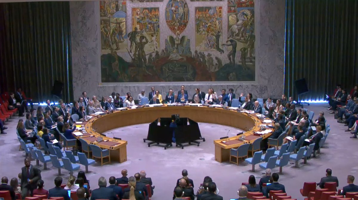 UN_News_Centre's tweet image. #BREAKING
UN Security Council UNANIMOUSLY ADOPTS resolution urging all nations to utilize effectively mechanisms for peaceful settlement of disputes, such as negotiation, mediation, arbitration, judicial settlement or other peaceful means
All 15 members voted in favor
