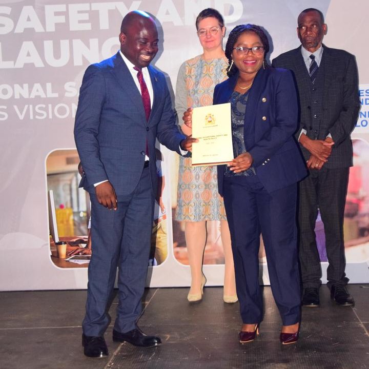 ilolusaka's tweet image. Today, @MalawiGovt launched the🇲🇼 National Occupational Safety & Health Policy in Lilongwe with support from @ILO & @EUinMalawi funded Zanchito project. Minister of Labour Hon. Peter Dimba officiated the event, themed: 'Promoting occupational safety & health-Towards Vision Zero'.