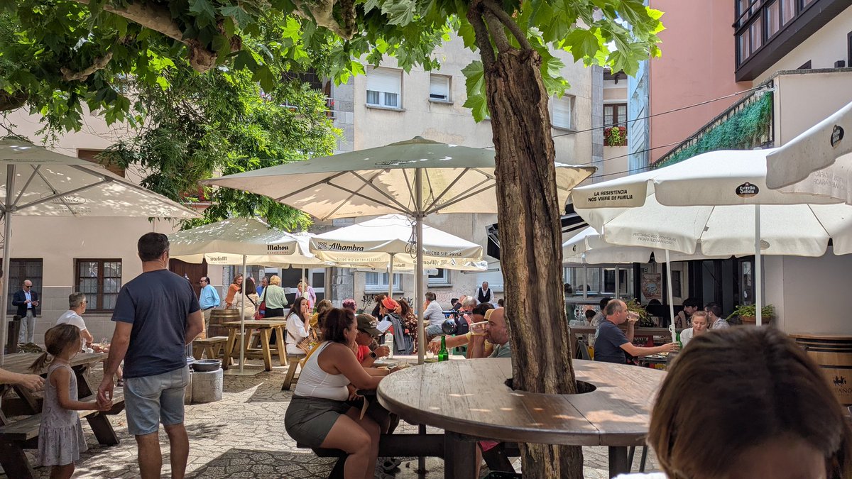 llewelyn20's tweet image. You're never far from history, magic and song in Spain at this time of year. Every day is a festival day, and their traditions seem to have flourished and grown to every generation. Apart from getting pissed and fighting in a car park, we don't have many left in England.