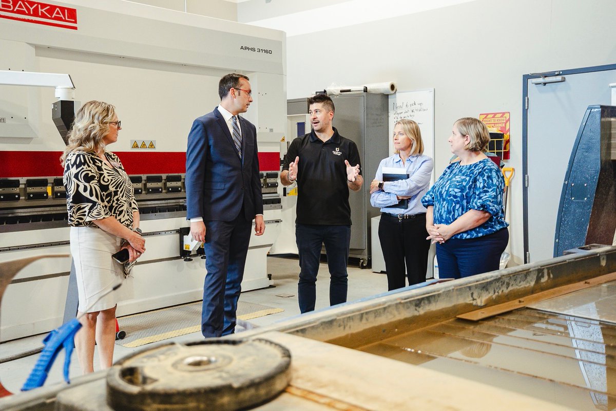 nolanmquinn's tweet image. While in #Sudbury last week, I visited @cambriancollege to tour their Health Simulation, Vale EV, and Fabrication labs – where cutting-edge research is underway in health care, industrial EV technology, and engineering.
Our government is proud to support Ontario’s postsecondary…