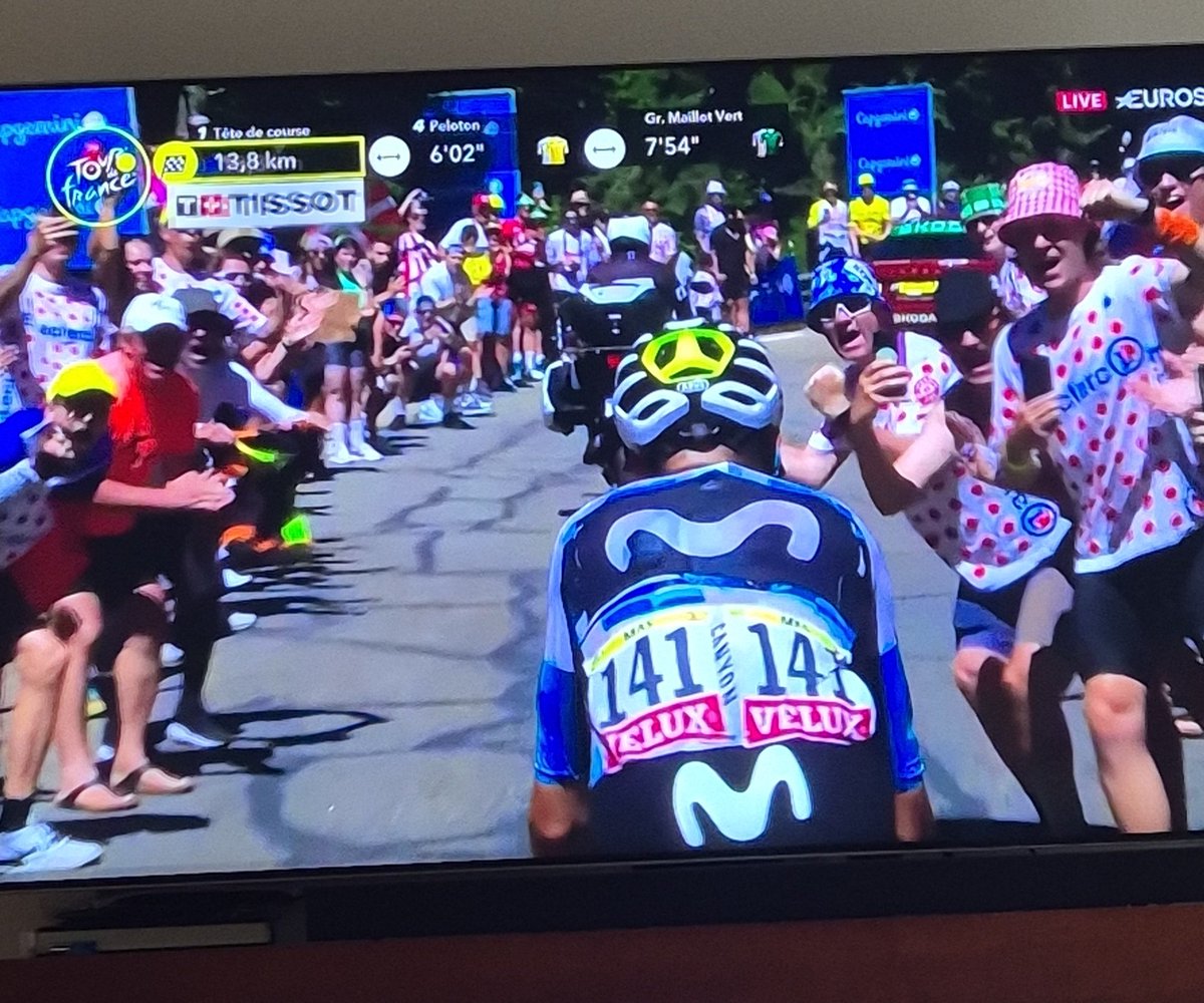 Vivint un dia històric veient com arranca Enric Mas.
Avui ha atacat l'enriqueta.
#TDF2025