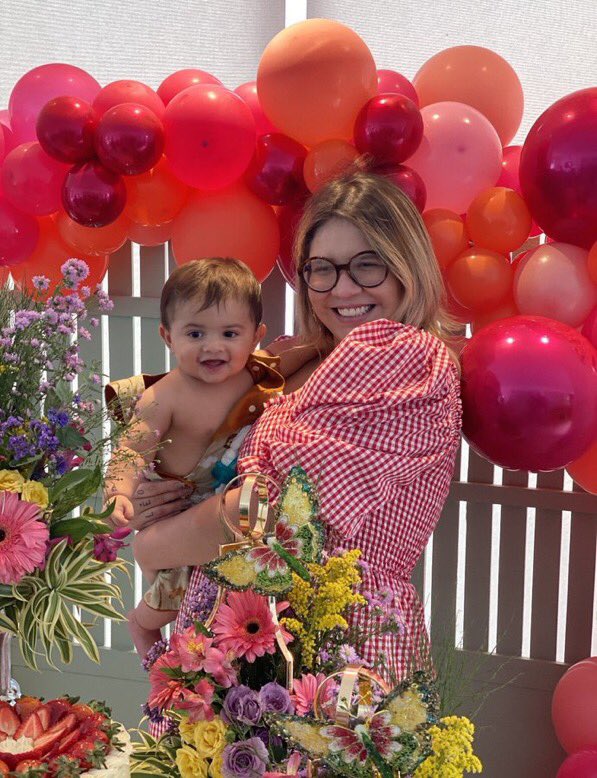 E assim que eu guardo vc na minha memória e no meu coração, com esse sorriso radiante, amoroso, com aquela gargalhada gostosa de escutar que só vc tem .. te amo 
#mariliaday