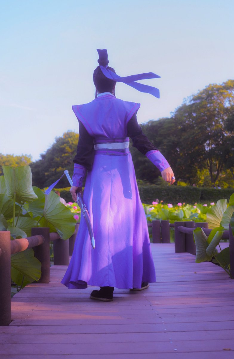 【Cosplay】
魔道祖師/mdzs
江澄

🪷𓈒𓏸 𓐍 𓂃 𓈒𓏸 𓂃◌𓈒𓐍 𓈒𓈒 𓏸 𓐍 𓂃 𓈒𓏸 𓂃◌𓈒𓐍 🪷　　

『蓮花塢』

この手にたった一つだけ
　　　　残った故郷の"残照"を
　　　　　　　　　　　　背負い続けた