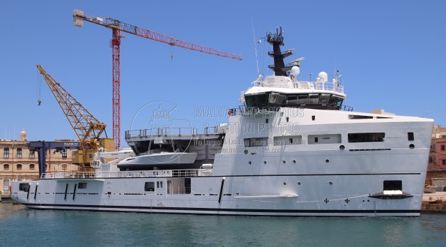 Shipguru's tweet photo. #DOBBY_EXPRESS one of #yachttoys #aboard #yachtsupportvessel #WINGMAN at #palumbosy, #grandharbourmalta - 29.05.2025 - https://t.co/nfgboxc3g3 - NO PHOTOS can be used or manipulated without our permission @YachtspotterCom @ybw @yachtingmonthly @Superyachts_TV @worldshipsoc https://t.co/yfGjJzrTs0