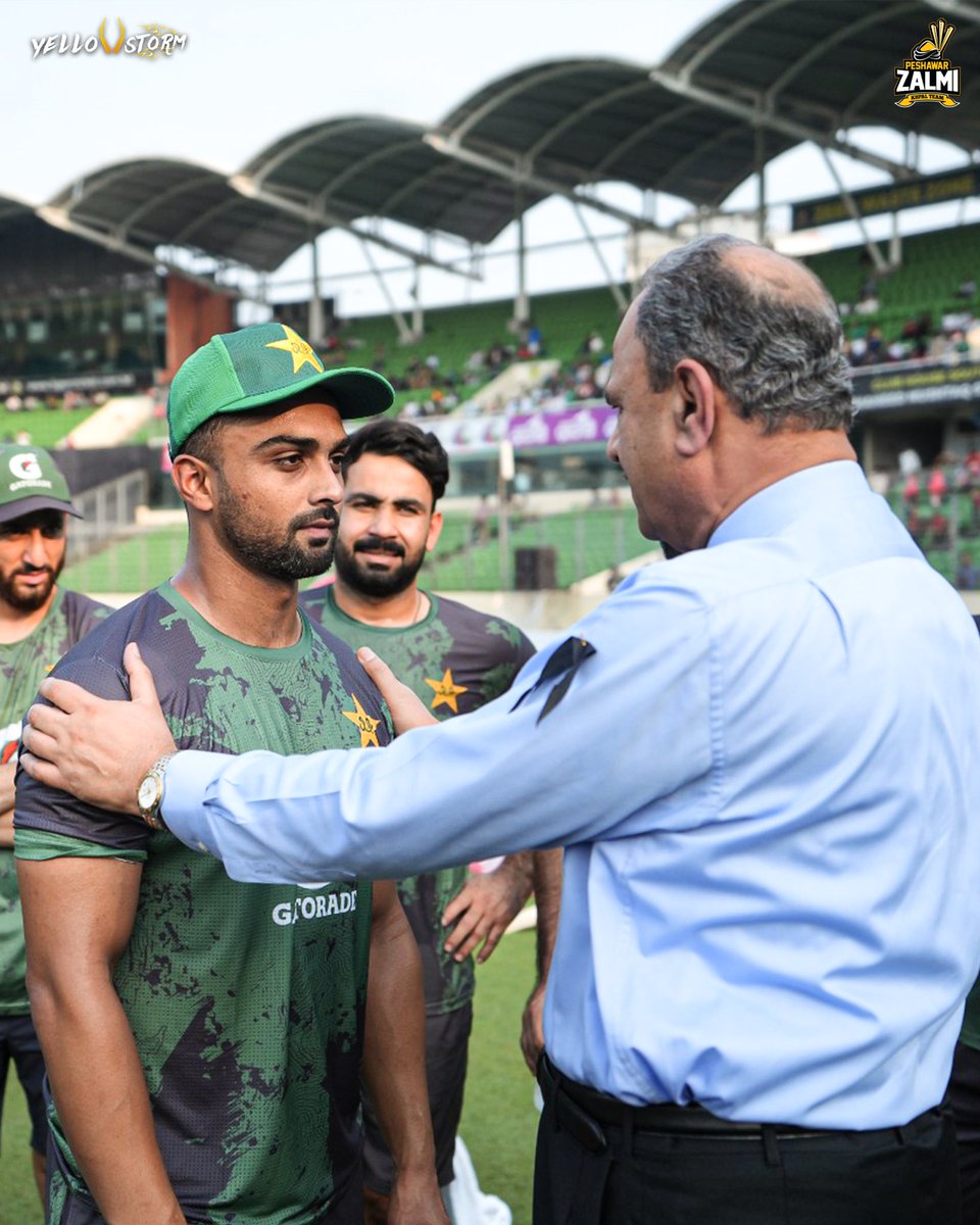 PeshawarZalmi's tweet image. From Zalmi colours to the Pakistan jersey ๐ต๐ฐ
Congratulations Ahmad Daniyal ๐
2๏ธโฃ wickets on debut ๐ฏ Proud of our Zalmi Star ๐
PCB: ๐ธ
#Zalmi #YellowStorm #BANvPAK
