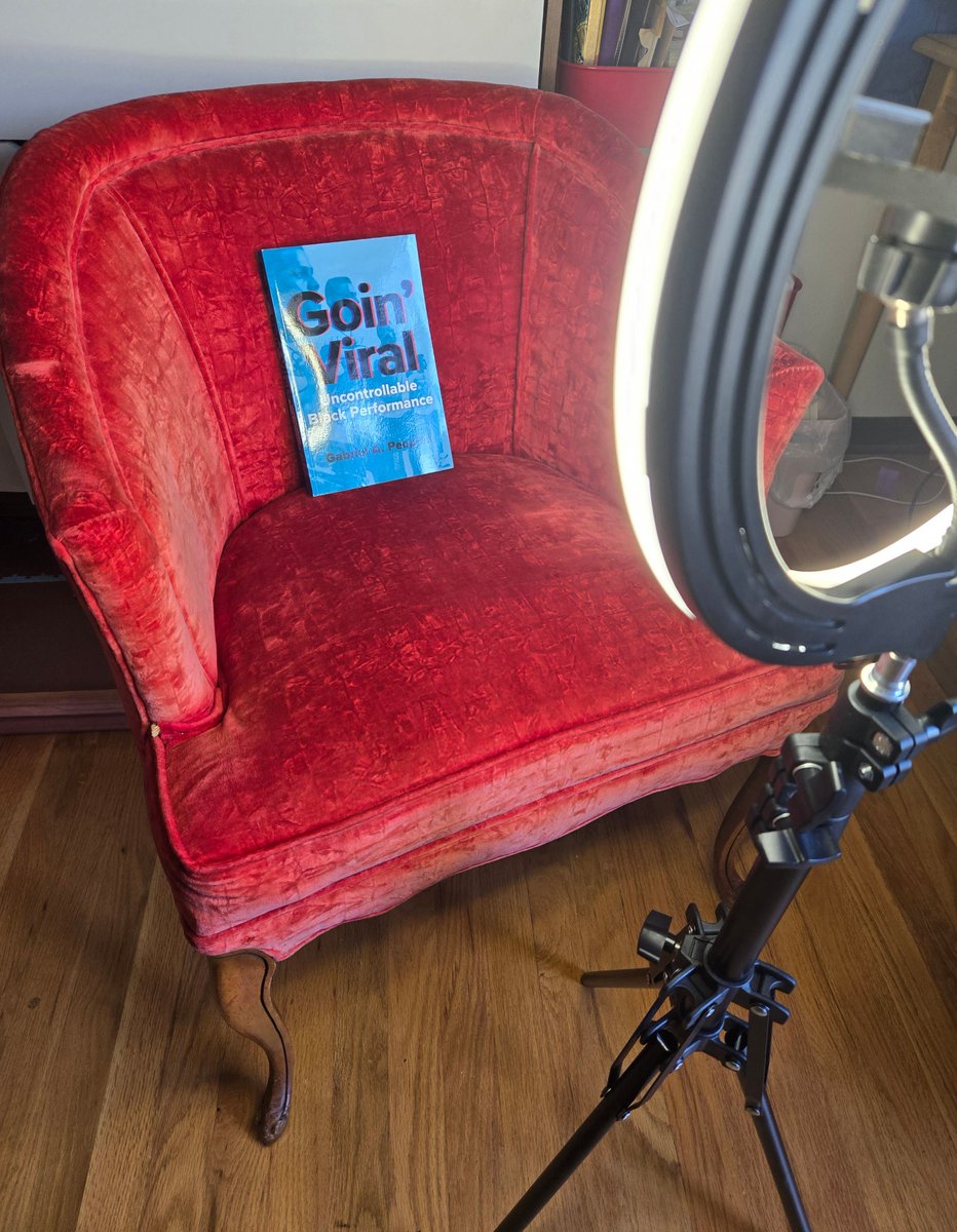IllinoisPress's tweet image. Happy Pub Date to GOIN' VIRAL: Uncontrollable Black Performance by Gabriel A. Peoples (@Gofthepeoples)!
press.uillinois.edu/books/?id=p088…
#BlackStudies #CulturalStudies #FilmStudies #GenderStudies #PopCulture #AcademicPublishing #UniversityPress #Nonfiction
cc: @IndianaUniv