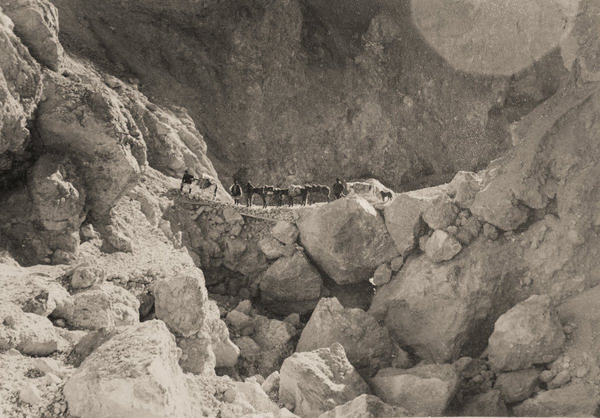 jai_samota's tweet image. Such a wonderful photograph from Murgo, July 1960.
Karakoram Expedition.