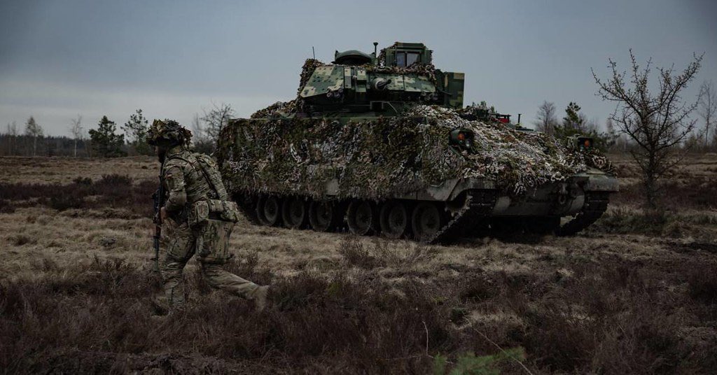 CasetaBosque's tweet image. 🪖‼️‼️🇺🇸🇺🇦ÚLTIMA HORA🇺🇦🇺🇸‼️‼️🪖
⚡️La administración Trump 🇺🇸 acaba de otorgar a la empresa estadounidense 🇺🇸, BAE Systems Land and Armaments, un contrato USAI🇺🇸🇺🇦 por valor de 9 millones de dólares para “reacondicionar vehículos Bradley”.
Primera vez que Estados Unidos 🇺🇸, bajo…