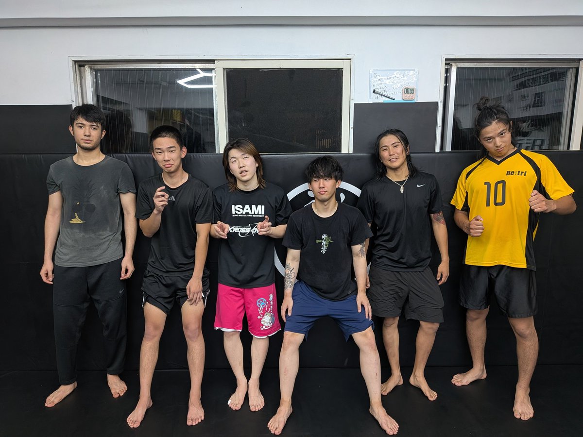 今月は飲み会や選手練習、台湾からの出稽古色々あった！！最後は武の試合で締めてもらう🔥頑張れ！！

#所沢　＃キックボクシング　#RISE
