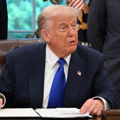 Inst4AW's tweet image. Trump creates 'Schedule G' to add more political appointees to agencies top ranks buff.ly/7rYw2EN