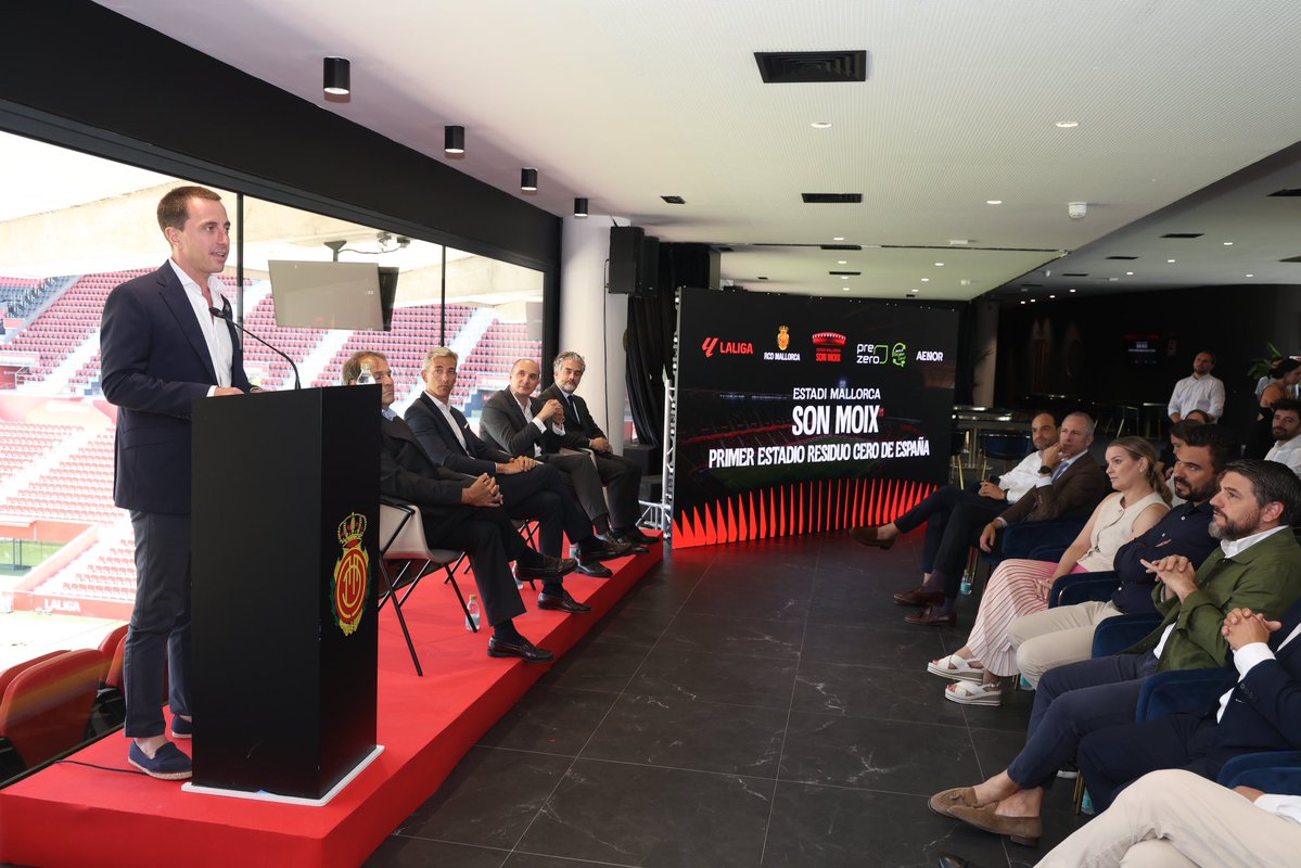 Ll_Galmes's tweet image. El @RCD_Mallorca és passió, esforç i compromís social. Avui ho ha tornat a demostrar sent el primer estadi de residu zero d’Espanya. Una passa pionera i valenta cap a la sostenibilitat.
La meva enhorabona al club perquè iniciatives com aquesta són un exemple per tot l’esport…