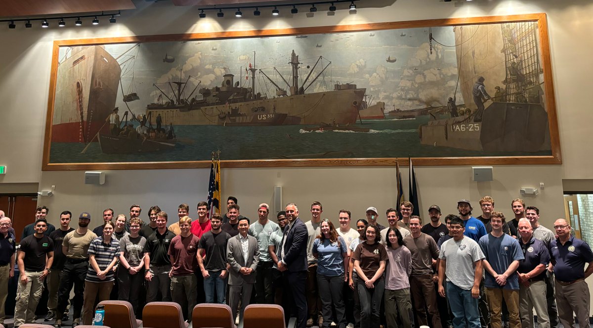 TTDAFLCIO's tweet image. The work of the merchant marine is crucial to maintaining U.S. national and economic security. Yesterday, @DOTMARAD Acting Administrator Sang Yi visited the Calhoon @MEBAUNION Engineering School, where academy interns learn and develop their trade.