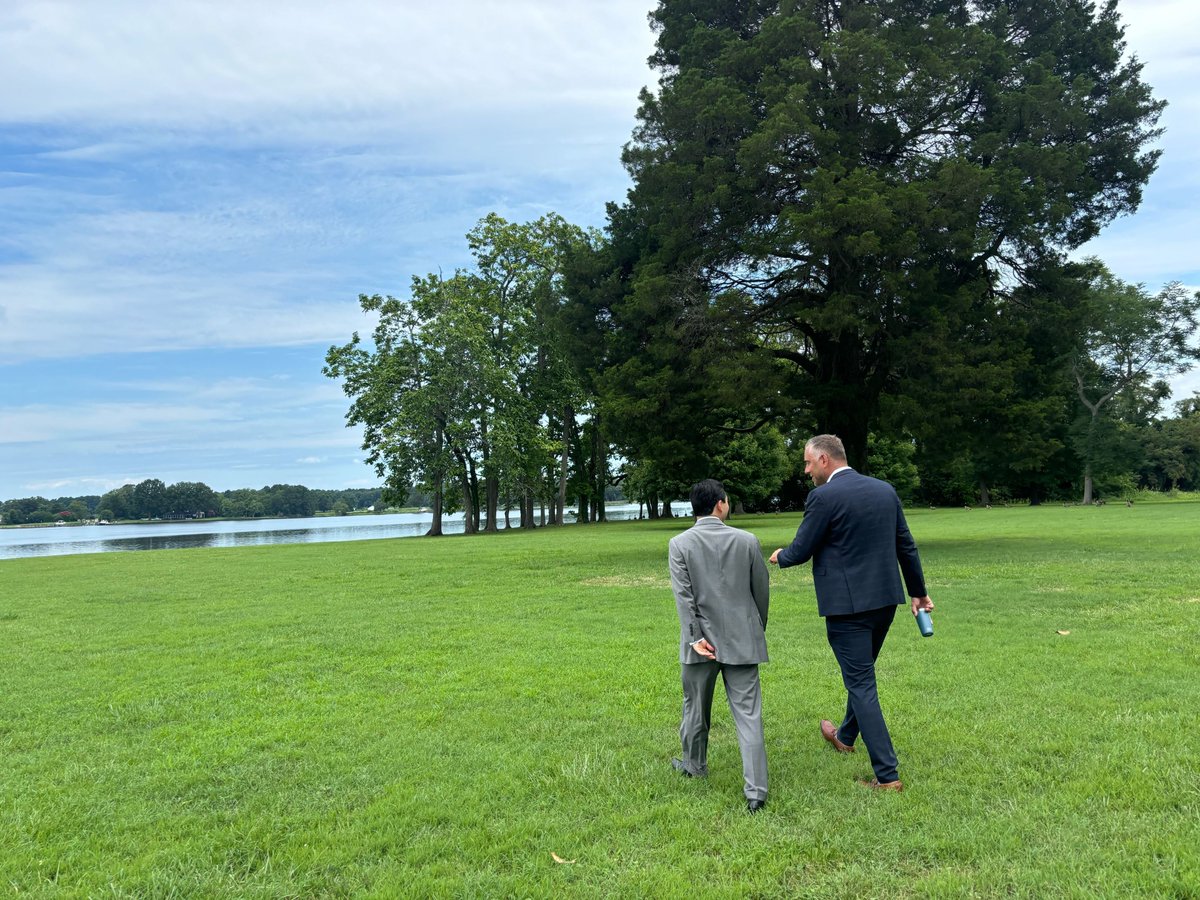 TTDAFLCIO's tweet image. The work of the merchant marine is crucial to maintaining U.S. national and economic security. Yesterday, @DOTMARAD Acting Administrator Sang Yi visited the Calhoon @MEBAUNION Engineering School, where academy interns learn and develop their trade.