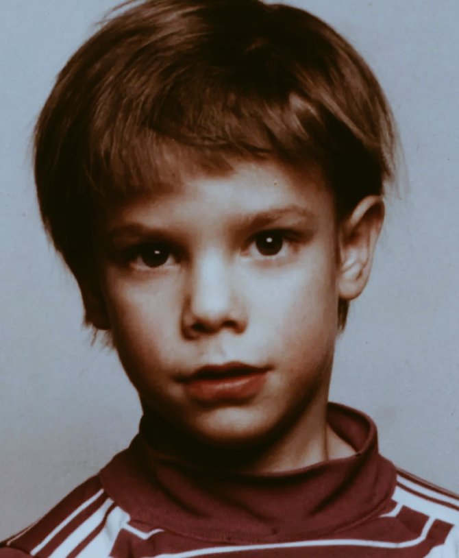 CoffindafferFBI's tweet image. Another murderer to be released post his 2017 conviction for murdering 6 YO Etan Patz (if not retried). Etan's killer confessed many times, by the way.
So what happened. The jury asked the judge during trial if they needed to disregard the confession his killer made pre-Miranda…