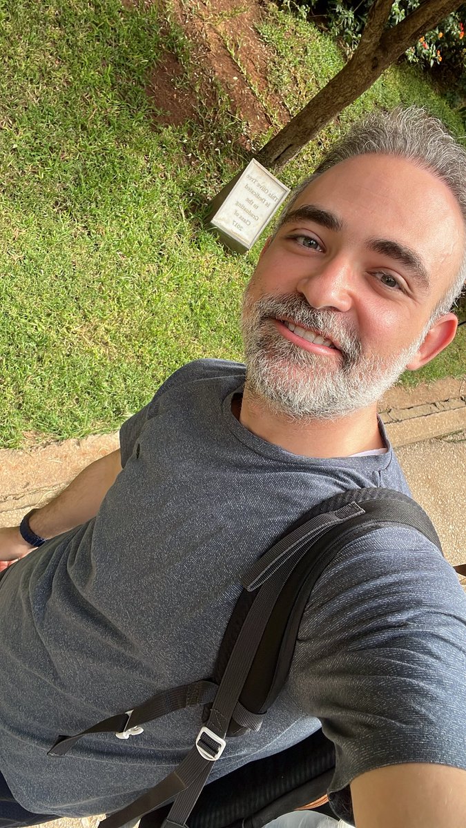IzzatKr's tweet image. صدق يلي قال الـgym بغيّر النفسية
صرت اعمل رياضة الصبح واكل متل البقرة بالليل بلا ما حس بالذنب 😅