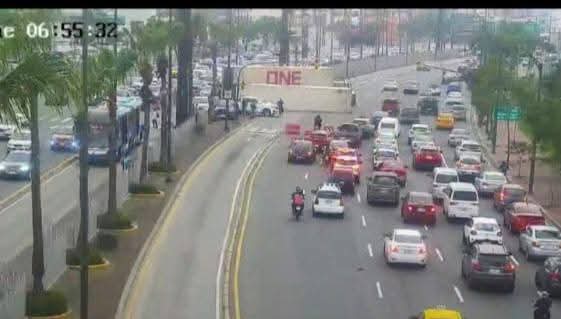 ciclismonacion4's tweet photo. Ante el incremento notorio de los siniestros de transito que ha involucrado al transporte pesado a nivel nacional hemos tenido el primer acercamiento de propuesta de campaña al sector logístico de esta problemática agravante.
#asolog #fundacionciclismonacional #policianacional https://t.co/qmIxeEAshd