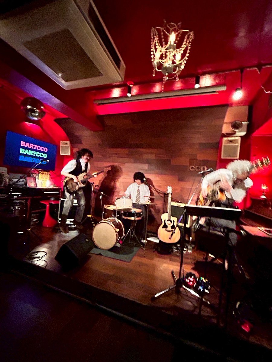 fenderjb78's tweet image. 2025.7.21 at BAR?CCO
Oh! Roony!! & The Sundance presents
『Rockin' & Jivin' Vol.2』
大盛り上がりのうちに終了!
ご来場の皆さんありがとう!!
お互いのいいところを引き出しあった感じ。いいイベントでした。
何か、、帰りがけにVol.3の話もしてたような。。
#OhRoony #The_Sundance