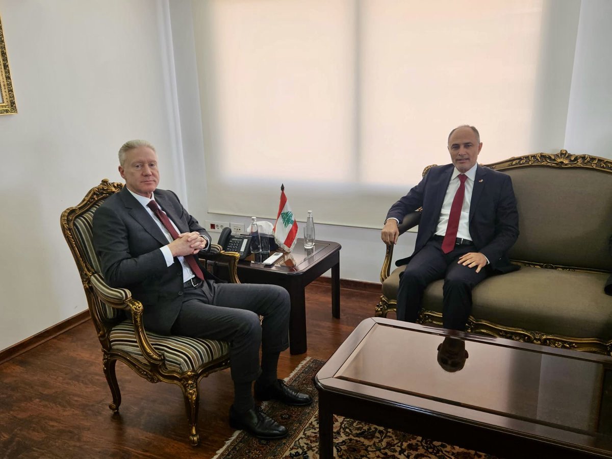J’ai reçu l’ambassadeur de la République tunisienne, M. Bouraoui Limam, à l’occasion de sa visite d’adieu marquant la fin de sa mission. Je lui ai exprimé ma reconnaissance pour le rôle qu’il a joué durant son séjour à Beyrouth dans le renforcement des relations entre les deux