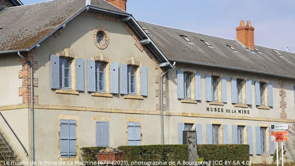 MinistereCC's tweet image. #cultureetruralite 👀 | Au Musée de la Mine de La Machine, le monde souterrain du puits des Glénons s’ouvre pour vous ! Objets et photographies déposés par les anciens mineurs permettent de découvrir la vie de ces "Gueules Noires".
👉 swll.to/museeminelamac…
@Prefet58