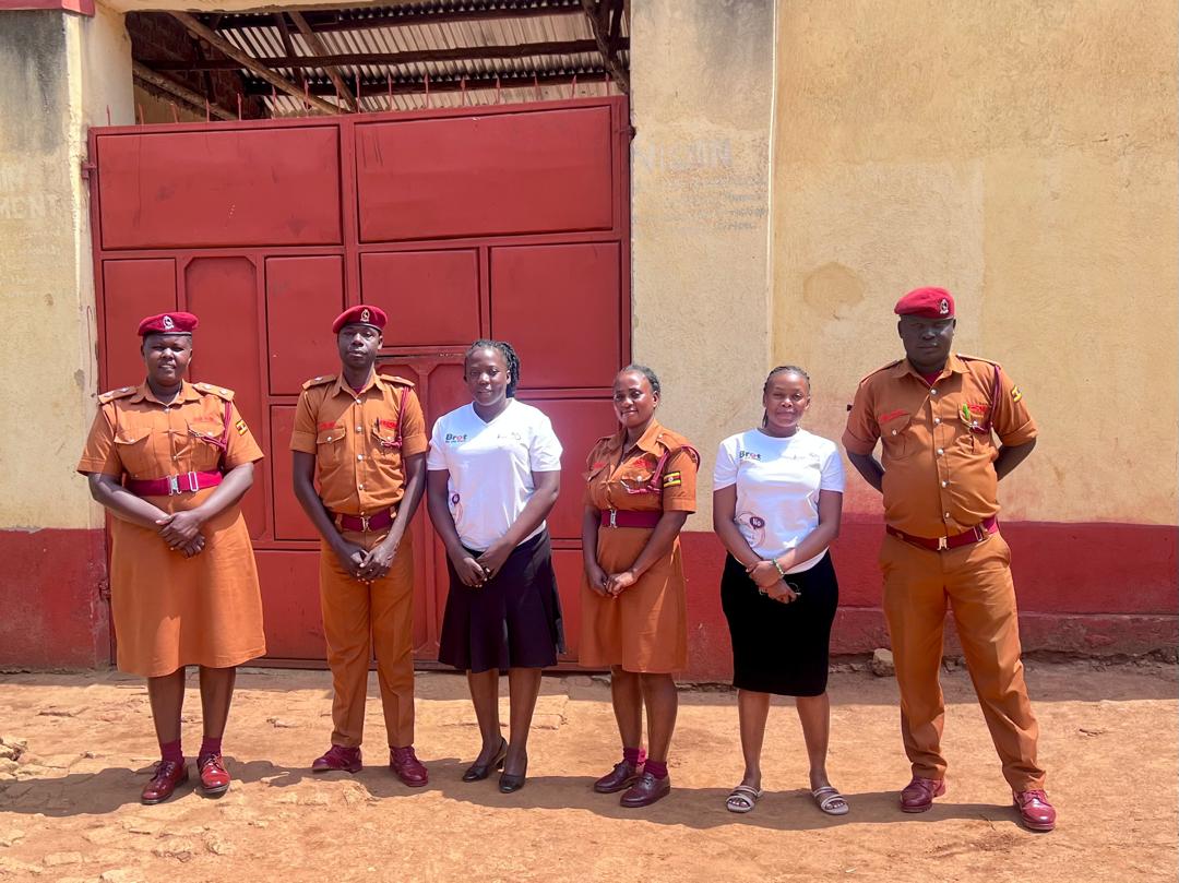 FIDA_Uganda's tweet image. In Uganda’s justice system, many inmates, especially those on remand, spend years in detention without trial due to lack of legal knowledge, support, or access to timely justice. With support from @bread4theworld, we conducted a legal and psychosocial awareness session at Lwengo…