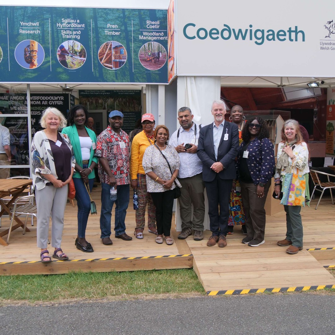 LlCCefnGwlad's tweet image. Roedd hi’n bleser gan y Dirprwy Brif Weinidog, @Huw4Ogmore groesawu cynrychiolwyr o wahanol grwpiau cymunedau ethnig lleiafrifol i Sioe Frenhinol Cymru.
Gobeithiwn eich bod wedi mwynhau eich diwrnod yma yn y Sioe.